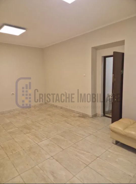 Birou individual, 25 mp, la parterul unui imobil interbelic - Poză 3