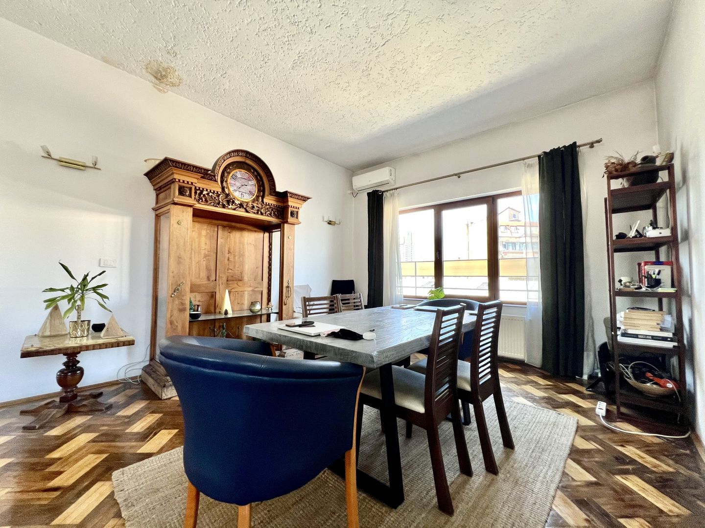 Penthouse de Poveste cu Design Arhaic-Modern și Terasă Panoramică - Poză 10