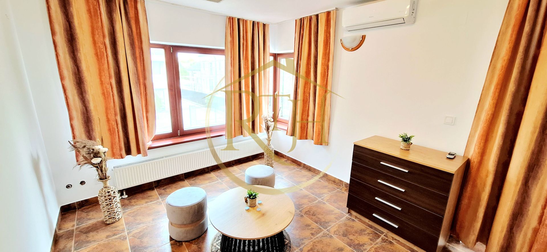 Oferim spre inchiriere, casa deosebi cu 4 camere,2 garaje,zona Soarelui-Braytim - Poză 13