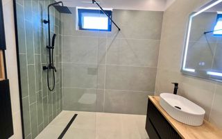 Vilă **6 camere  **451mp // Zona Iancu Nicolae - Poză 96