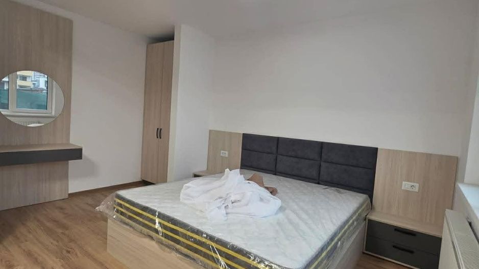 Apartament 2 camere, Tractoru, zona Coresi - Poză 1