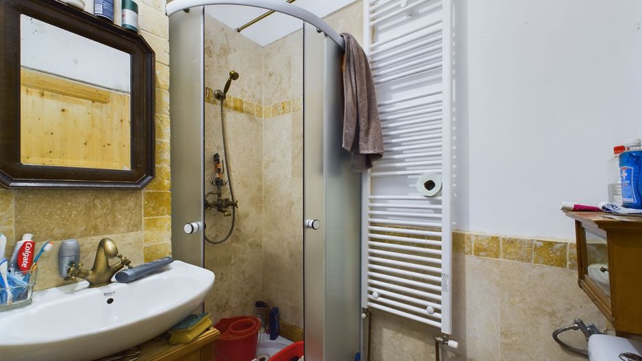 Apartament cu 2 camere în imobil central - Poză 5