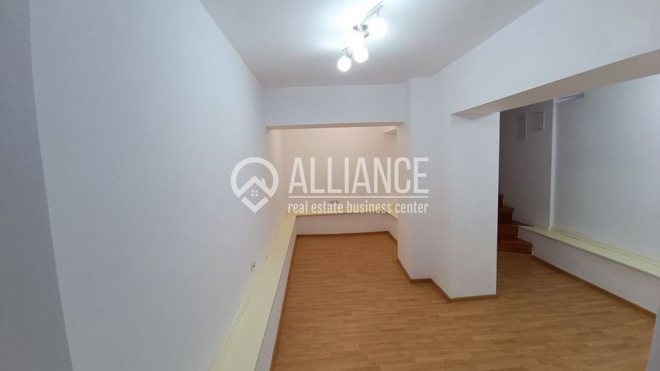 CENTRU SALA SPORTURILOR(COD03)- Casa interbelica si curte generoasa ! - Poză 24