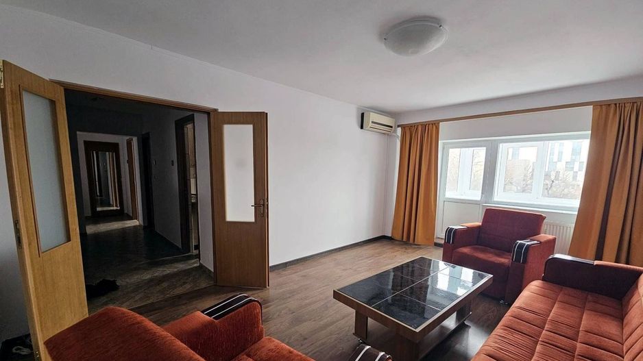 Inchiriez 2 camere Piata Victoriei - decomandat (proprietar) - Poză 1