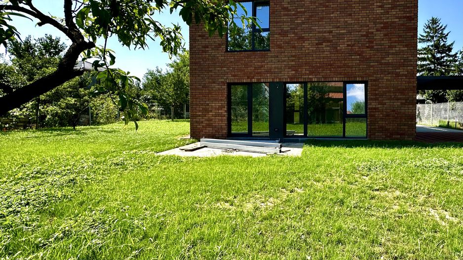 Casa individuala - 172 mp util - terasa rooftop cu jacuzzi , 550 teren - Poză 2