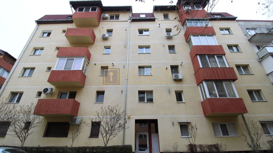 3camere, ideal pentru cei ce doresc sa renoveze de la zero un apartament. - Poză 1