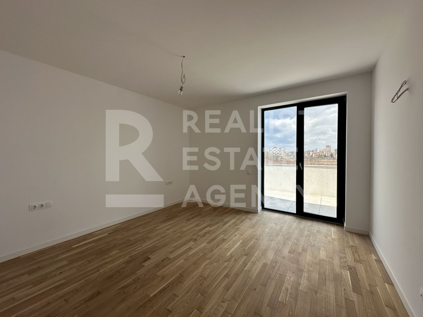 Apartament spațios cu 2 camere, vedere la lac, Sisești - Poză 5