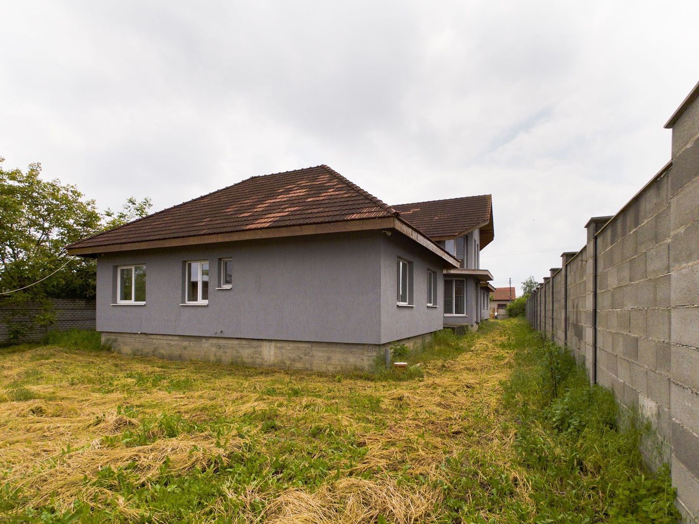 Casă cu destinații multiple în Gai - Poză 8