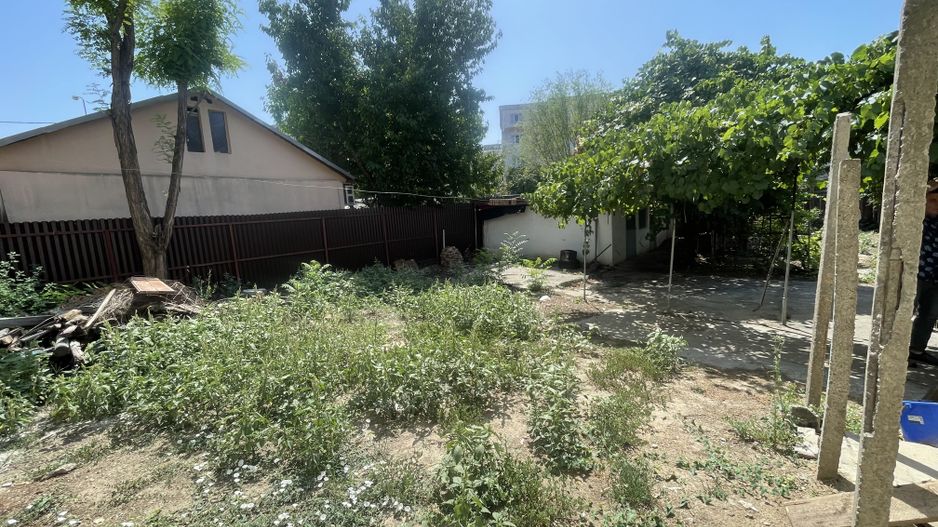 Casa de inchiriat, Micro 17  - curte spatioasa, loc de parcare - Poză 2