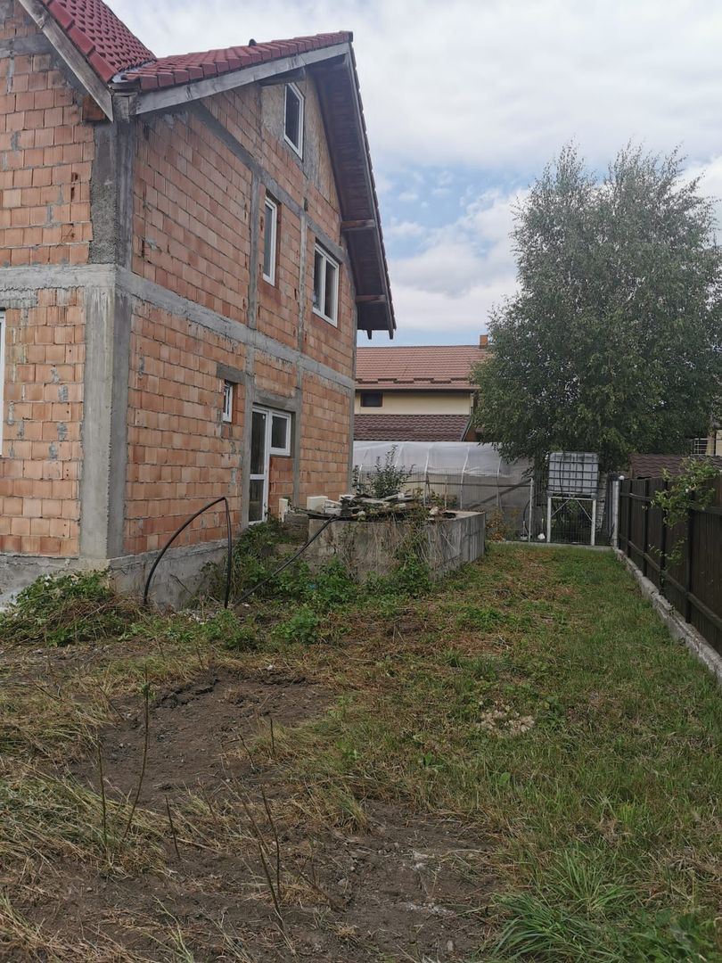 Casă la roșu de vânzare în Hărman, Cartierul Tineretului - Poză 4