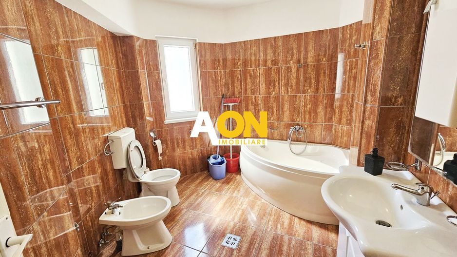 1/2 Duplex, format din 3 apartamente, 294 mp utili, ultracentral - Poză 8