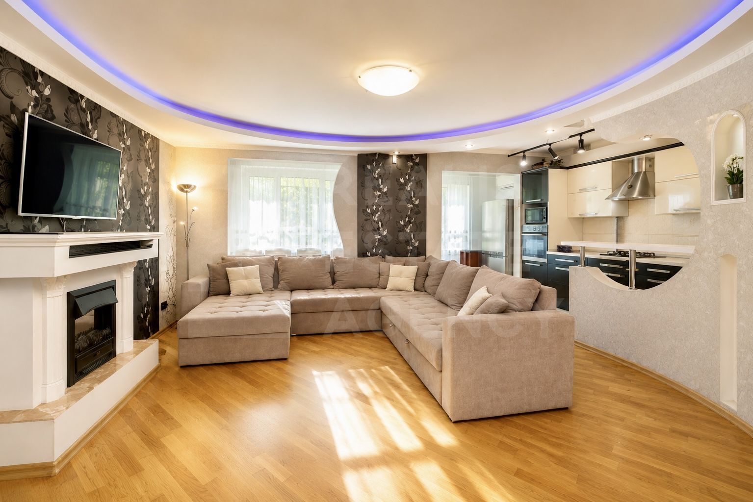 Chirie, apartament, 3 camere + living, str. Pușkin, Centru - Poză 1
