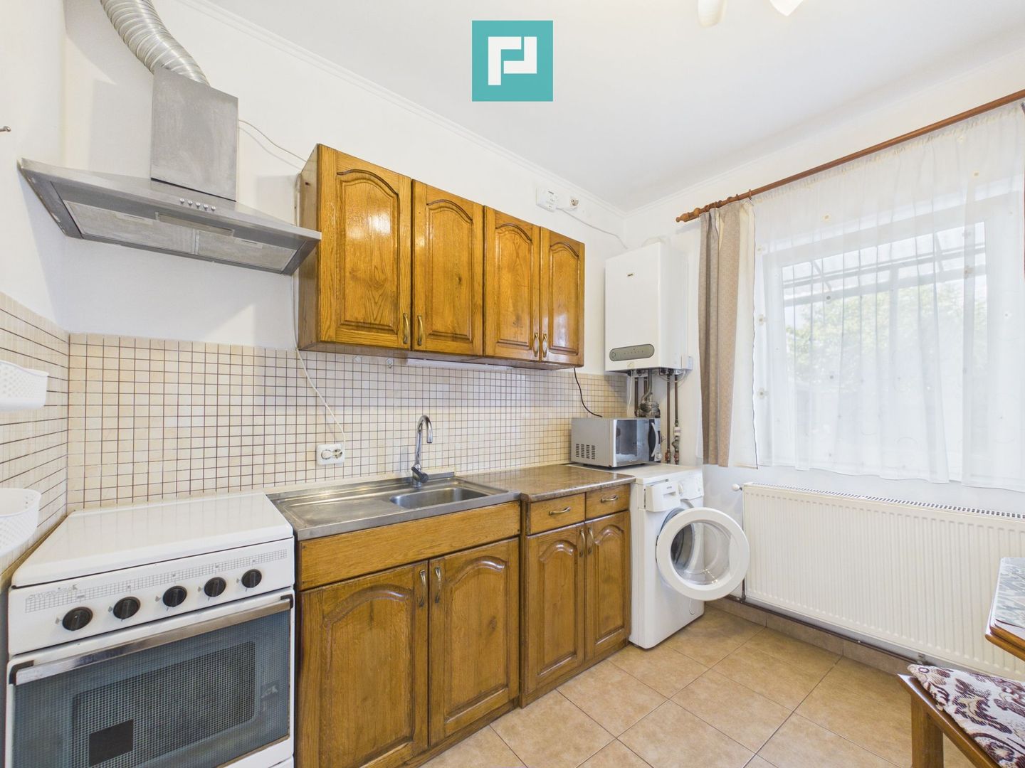 Casă cu 2 apartamente în Grădiște - Poză 17