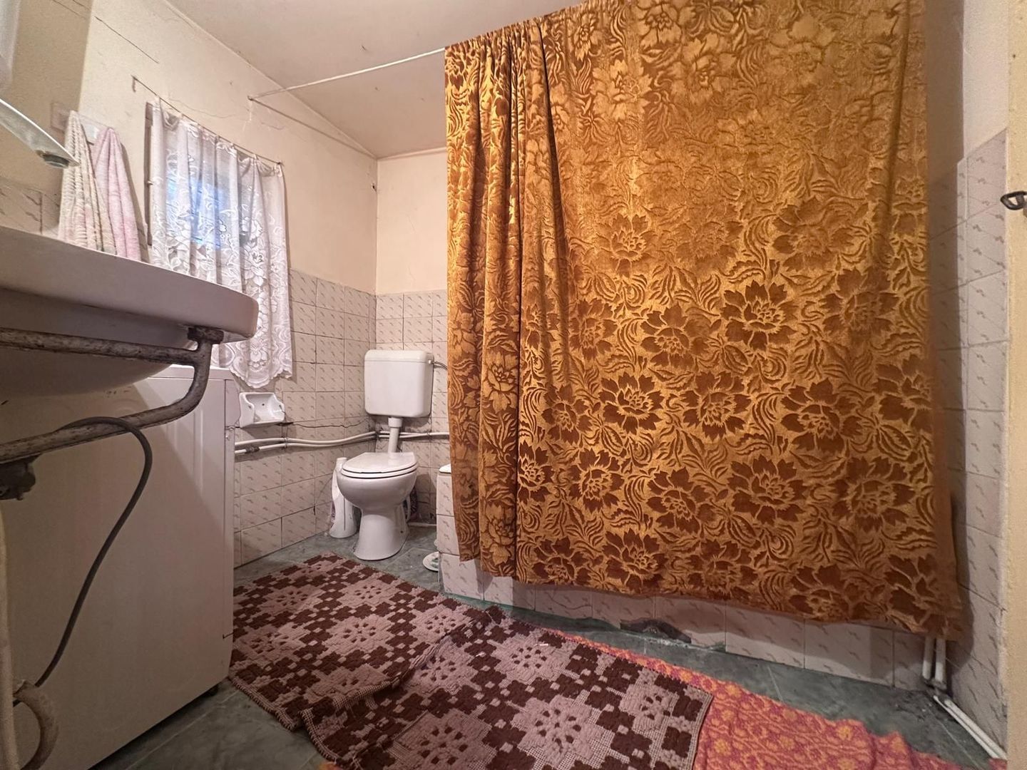 Vanzare casă cu teren mare în satul Cazaci – aproape de Târgoviște - Poză 9