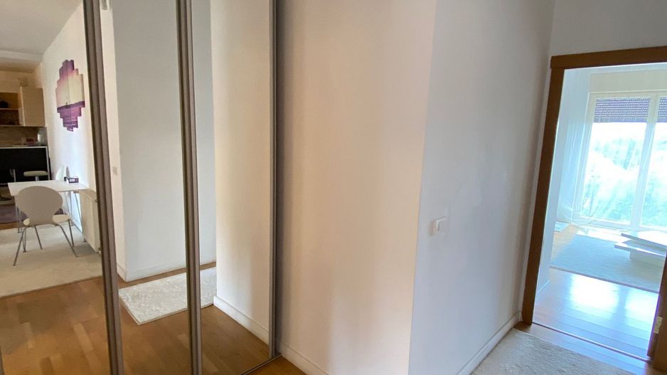 Spatios si modern cu garaj subteran - Poză 6