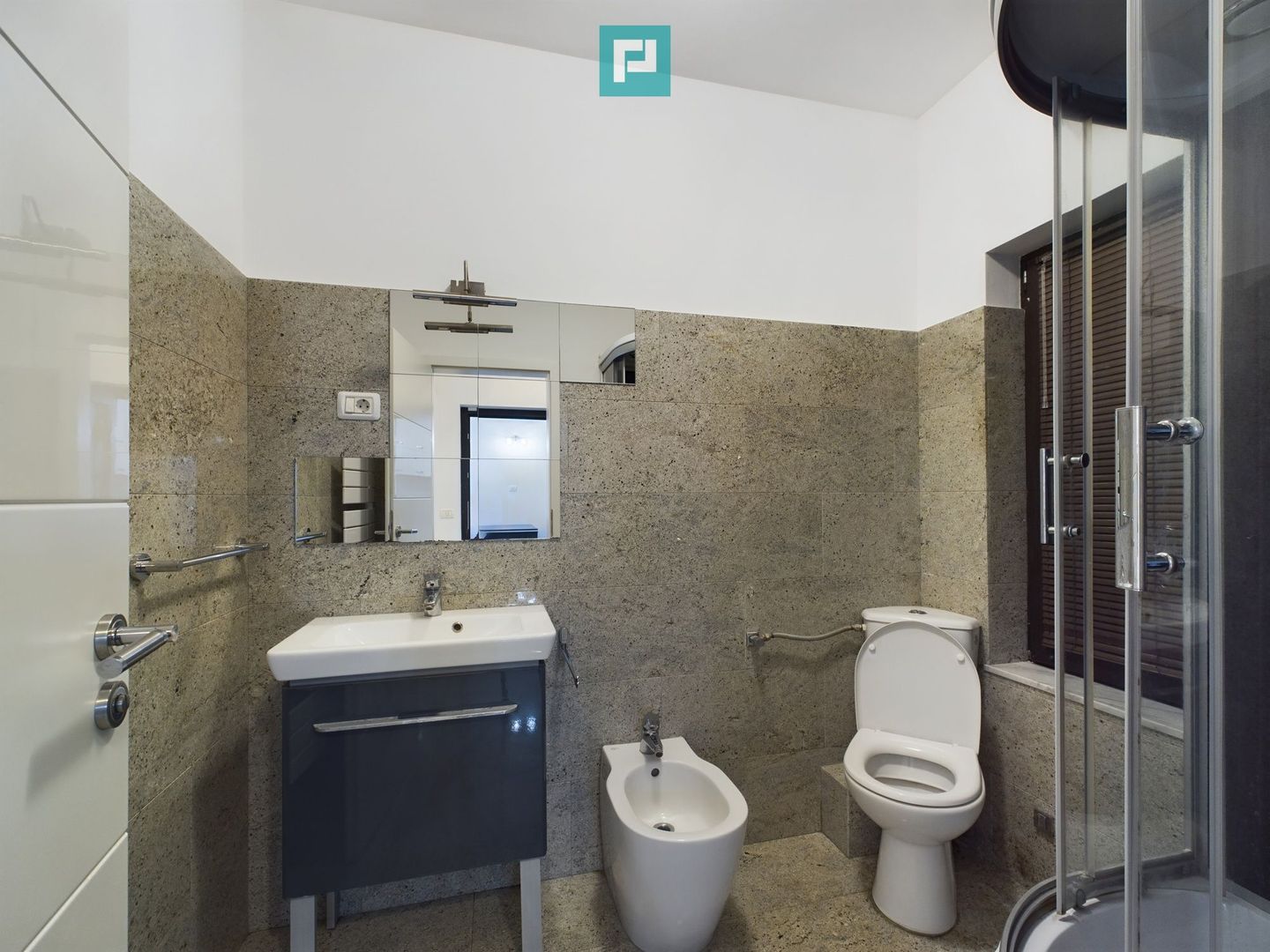 Vilă de lux cu două locuințe, în Dumbrăvița – Locație Excelentă! - Poză 36