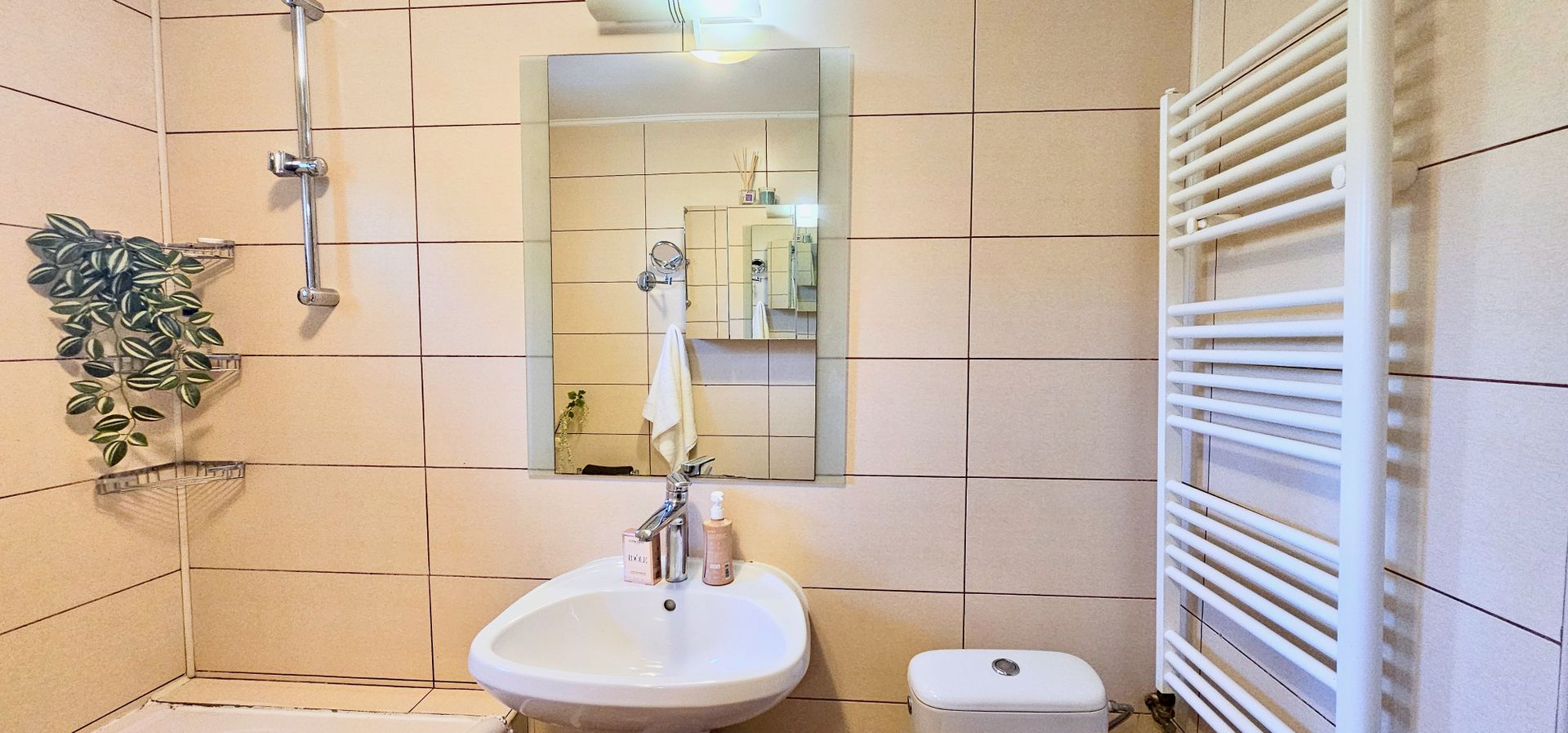 Apartament etaj intermediar, luminos, centrală proprie, fereastră la baie - Poză 14