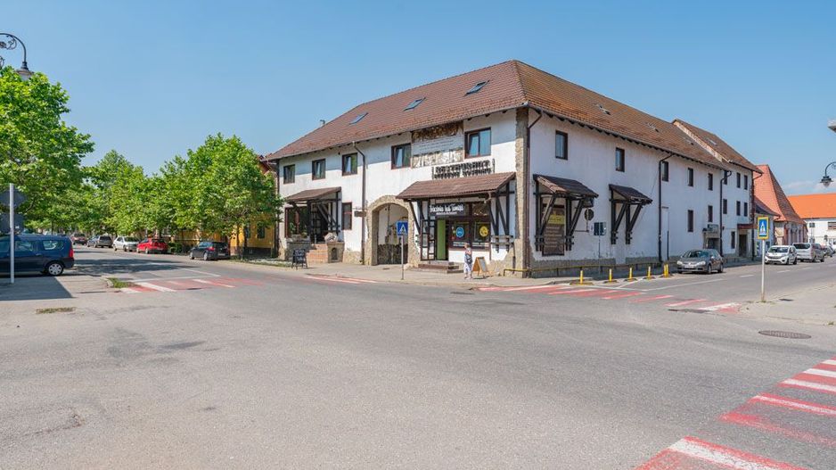 Pensiune Rosenau de vânzare - Afacere la cheie lângă Cetatea Râșnov - Poză 2