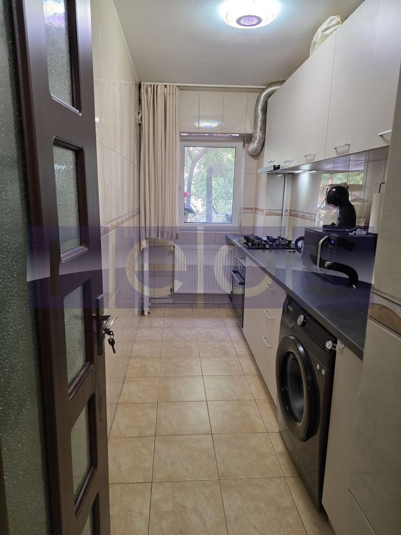 VANZARE GARSONIERA ZONA NERVA TRAIAN - Poză 3