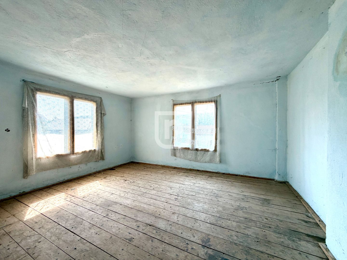 Casa cu 500mp teren, pozitie buna, centrala, utilitati - Poză 10