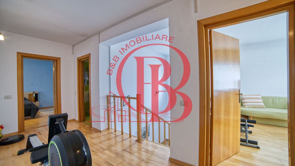 Casa complet mobilata 5 camere 3 bai curte generoasa - Poză 22