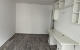 Apartament cu 2 camere, renovat, în zona Piața Alexandru cel Bun - Poză 3