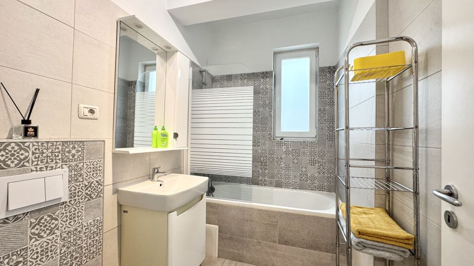 3 camere Braytim, modern, lift, etaj 1, balcon generos - Poză 26