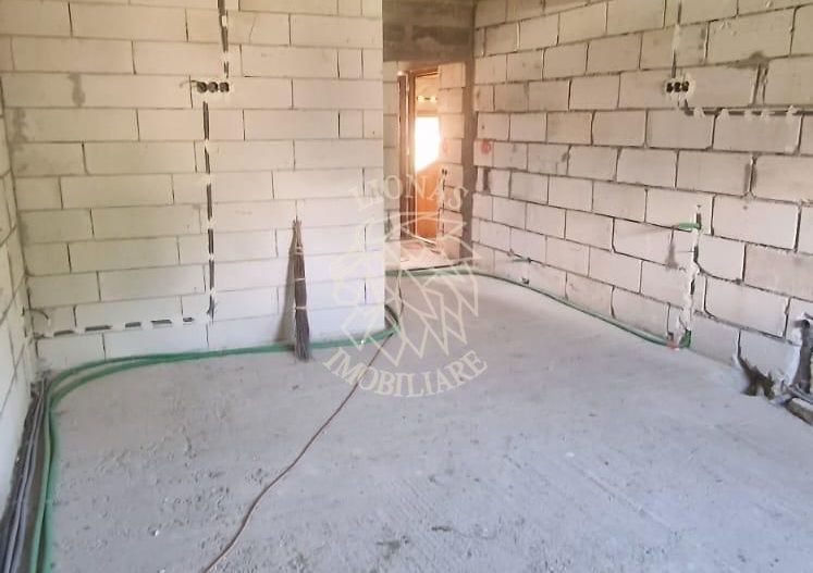 Casa 6 camere 220 mp-teren 973 mp-balcon-garaj-Prundu Bargaului - Poză 2