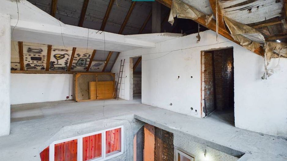 Casă/vilă cu 6 camere în Curtici - Poză 18