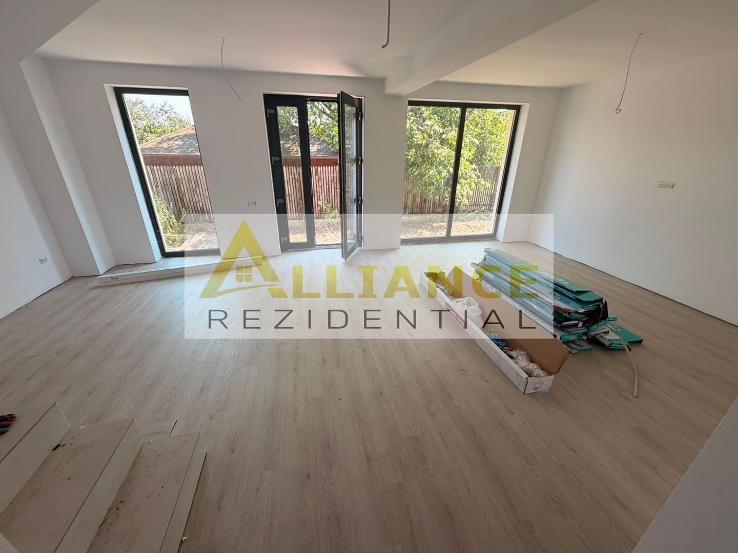 Casa Tip Duplex P+1+M - 5 camere - 4 bai 180 MPU - Teren - 190 MP - Poză 3