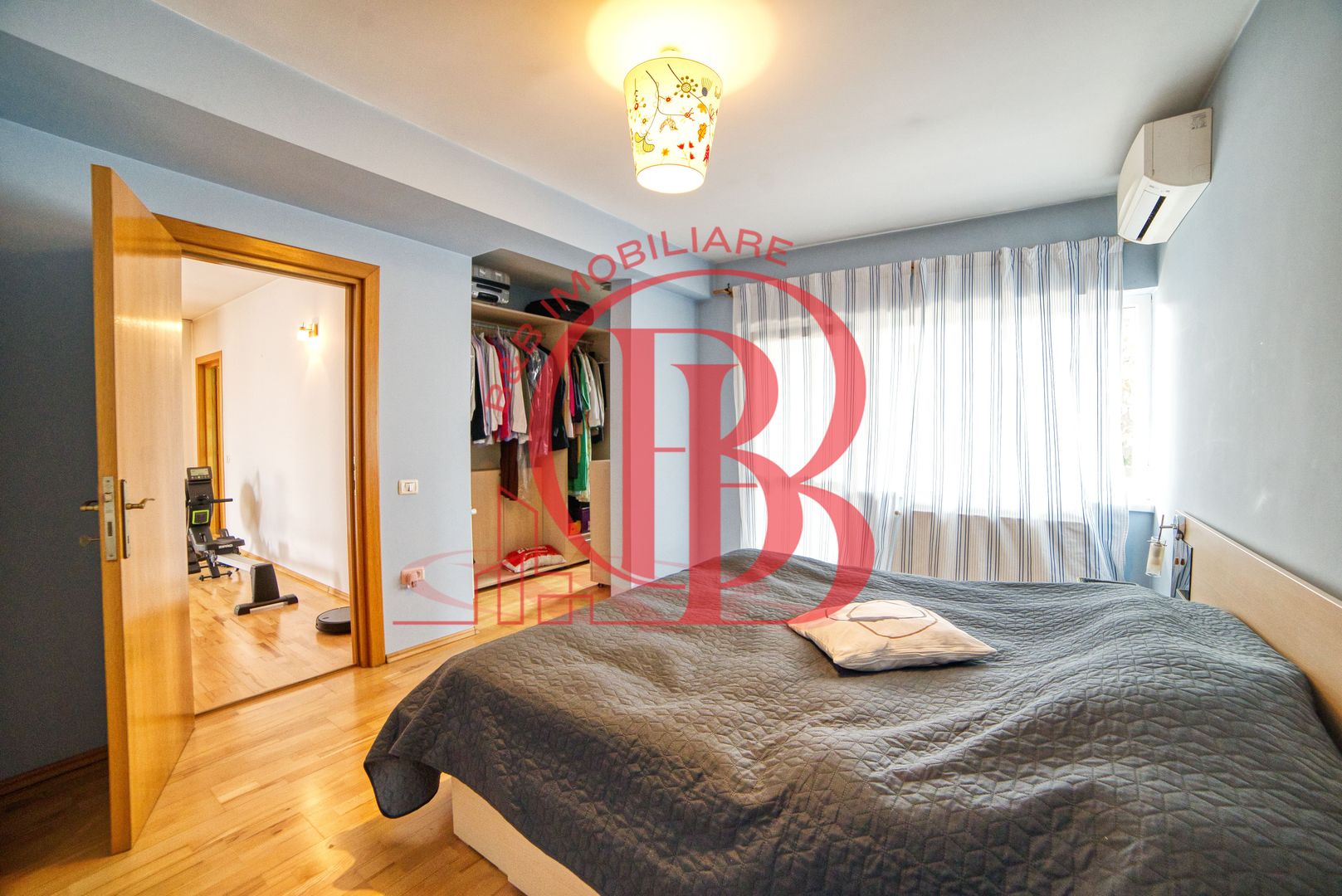 Casa complet mobilata 5 camere 3 bai curte generoasa - Poză 32