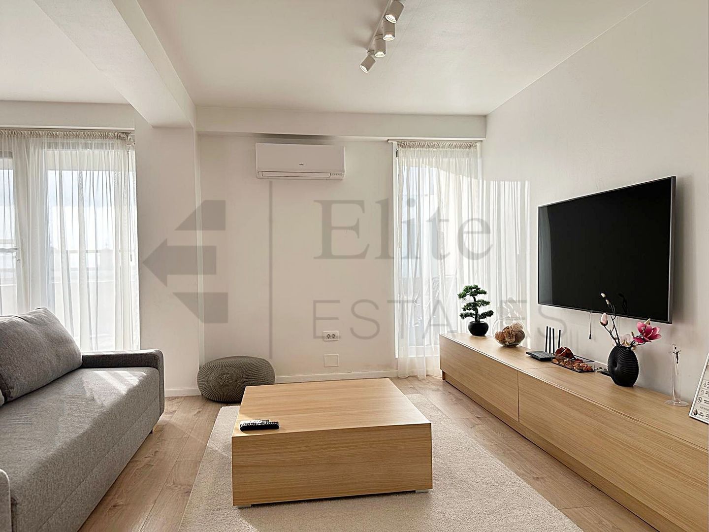 Penthouse de inchiriat ultracentral in Oradea - Poză 15