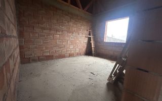 Casa la rosu de vanzare in Onesti - Poză 4