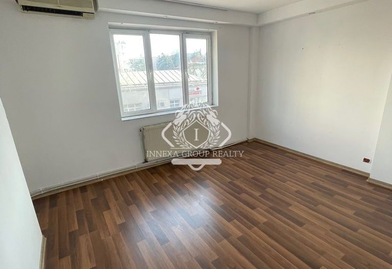 Vila  | Calea Călărași | 12 camere | Curte 450mp | Garaj dublu - Poză 2