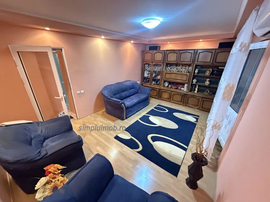 2 Camere Decomandat Centrala Proprie Loc de Parcare Piata Resita - Poză 1