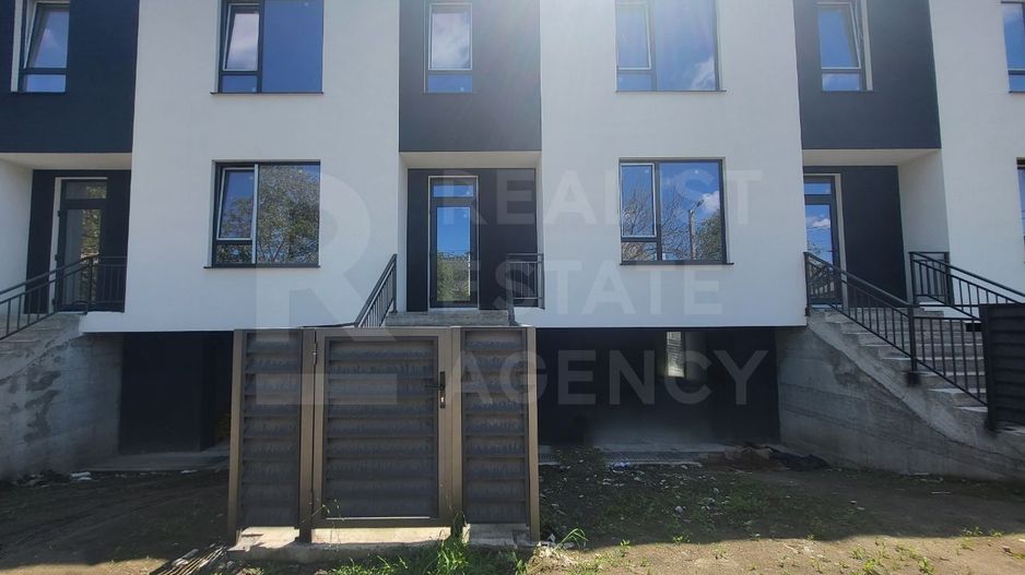 Vânzare, townhouse, 3 nivele, 186 mp, str. Potîrnicii, Codru - Poză 2