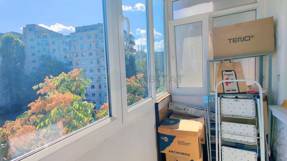 Decomandat, la cateva minute de parc si metrou - Poză 10