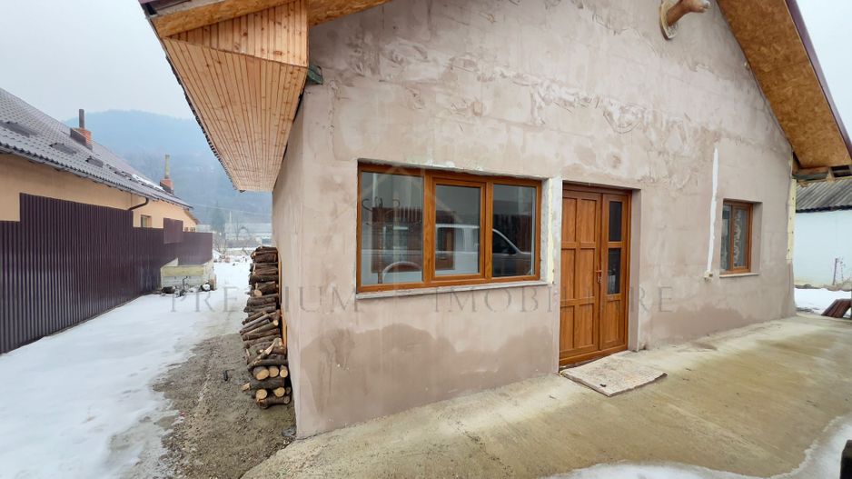 Casă renovată 2025 de vânzare în Cireșoaia - Poză 1