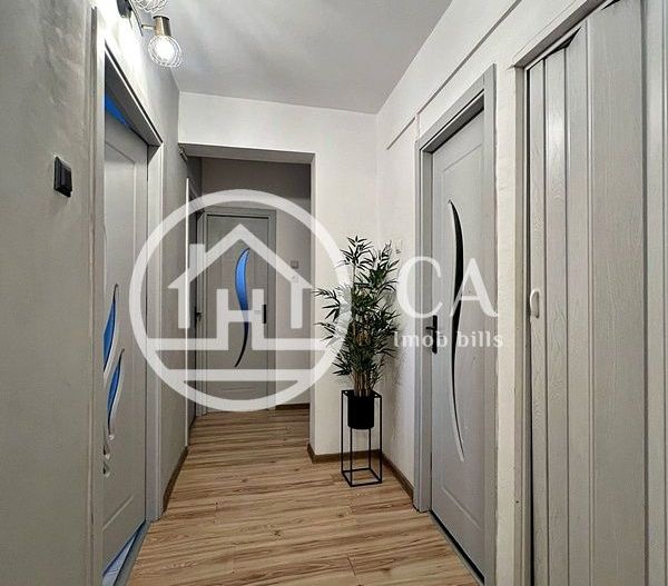 Apartament de vânzare cu 4 camere în zona Calea Aradului, Oradea - Poză 14