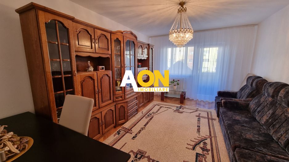 De vanzare apartament 5 camere, etaj intermediar, Cetate - Poză 1