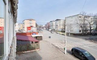 Apartament spațios cu 4 camere - renovat modern, mobilat și utilat - Poză 14