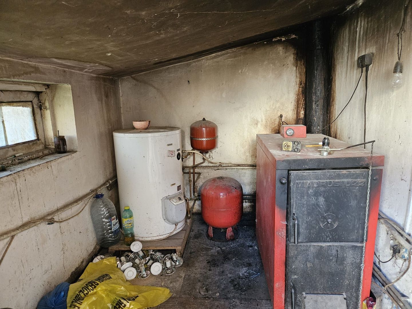 Casă de vânzare în Golești – locație excelentă lângă muzeu - Poză 12