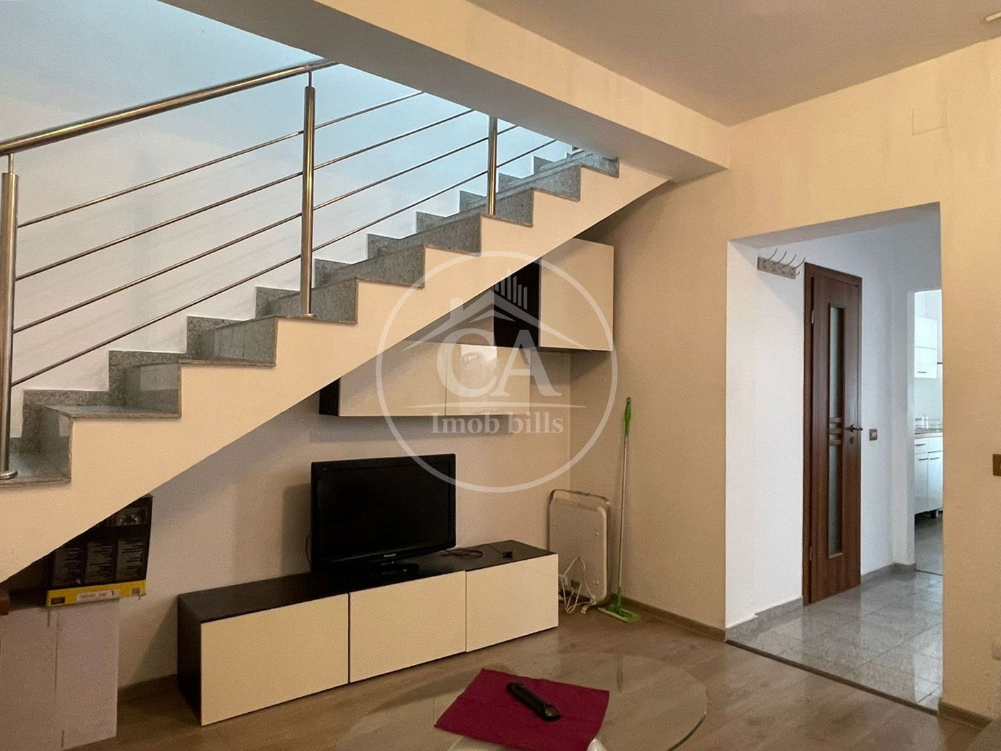 Apartament de vanzare cu 3 camere in zona Central, Oradea - Poză 2