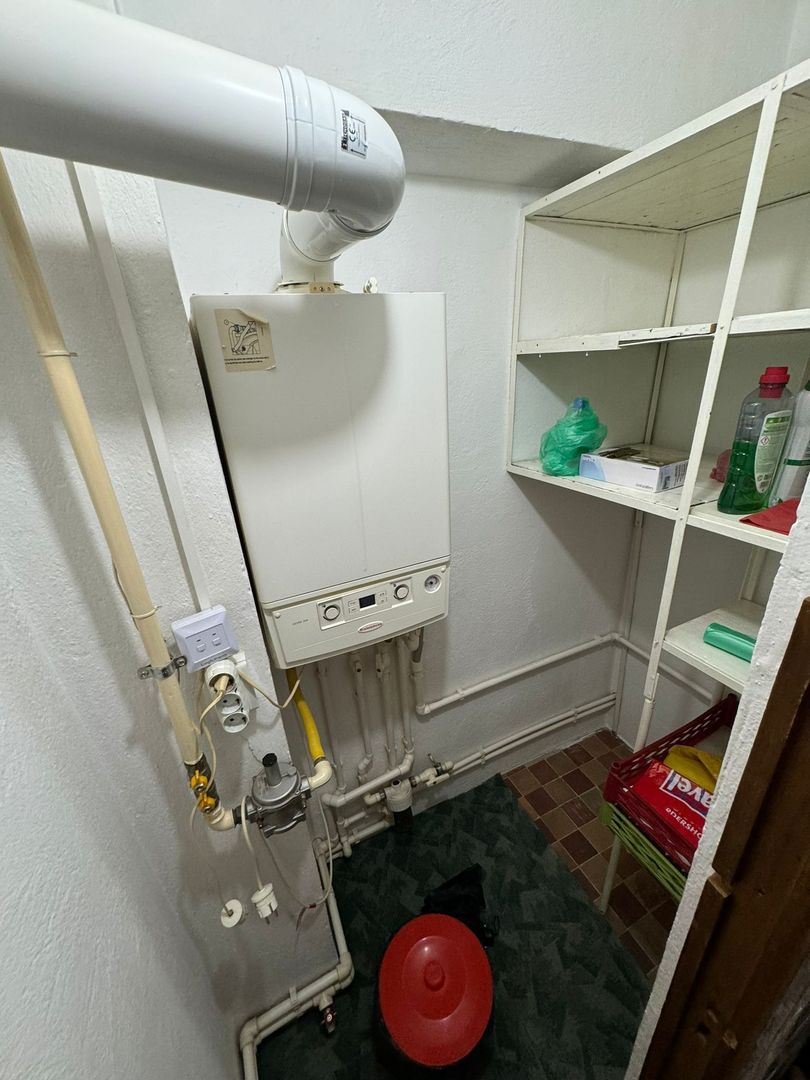 De vanzare apartament 3 camere - Poză 14