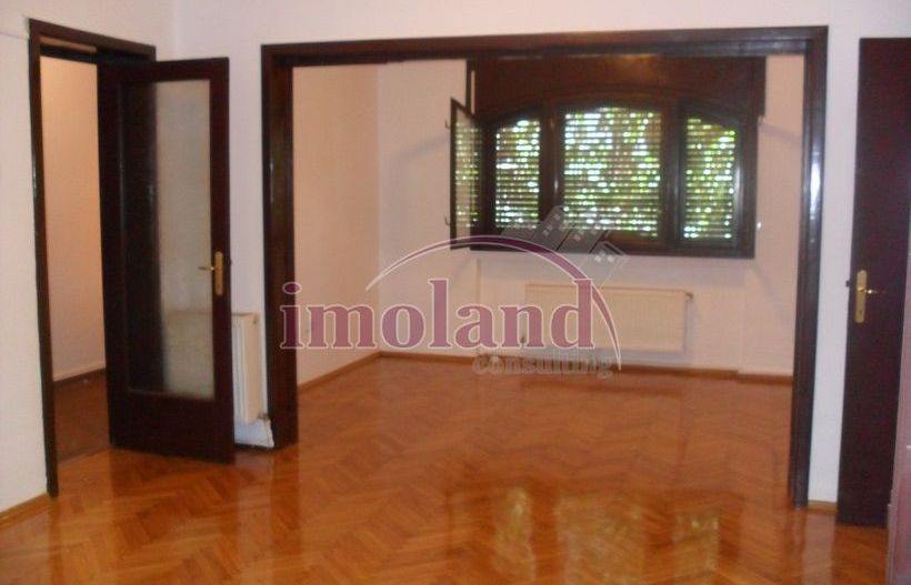 VILA DE INCHIRIAT DOROBANTI CAPITALE - Poză 8