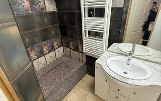 Apart. la  casa , 4 camere, mobilate/utilate - zona Brașovul Vechi - Poză 13