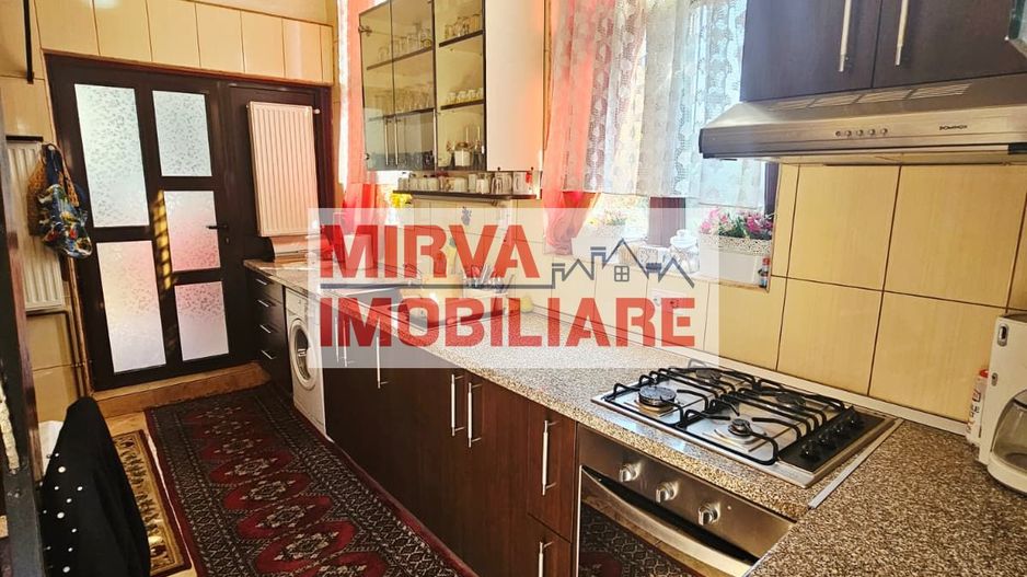 🏡 Casă spațioasă cu 9 camere în Strejnicu – pentru locuință, birouri - Poză 78