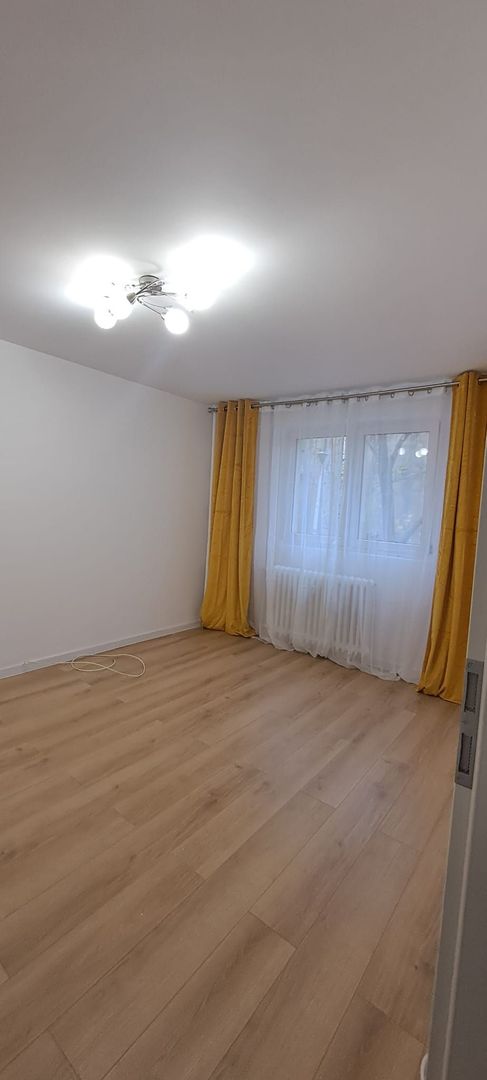 Apartament 2 camere, decomandat, Piata Victoriei, complet renovat, parter. - Poză 5