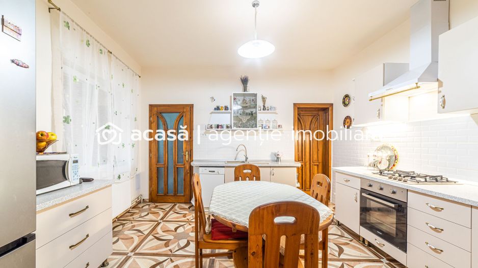 REZERVAT!  Preț fix redus!Casă multifamilială zona Pârneava - Poză 2