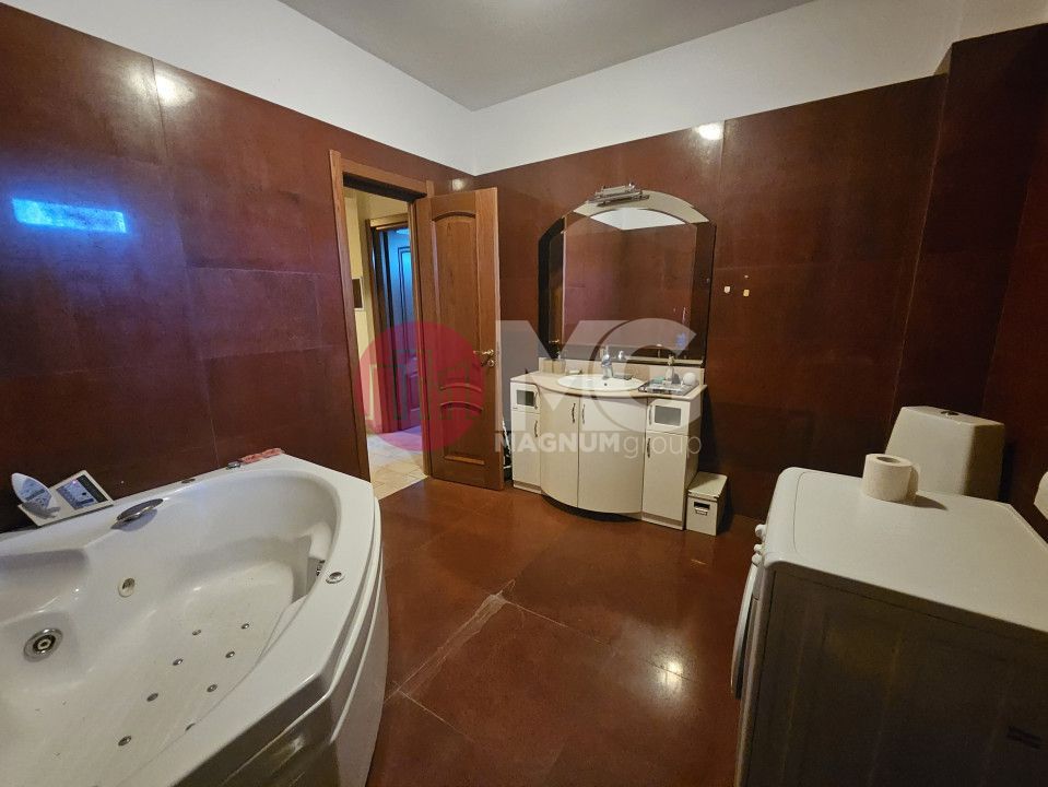 Casă Impresionantă de Vânzare Vitan ideal pentru Locuință sau Business - Poză 10